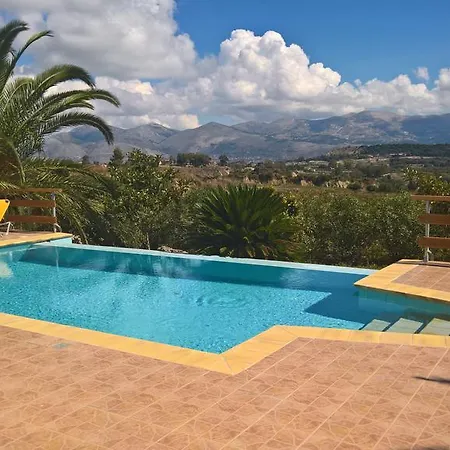 Villa Karavaki *