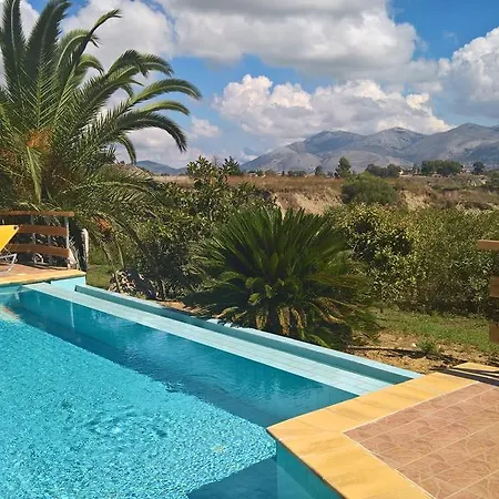 Villa Karavaki Lixúri