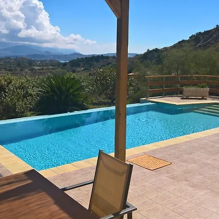 Villa Karavaki