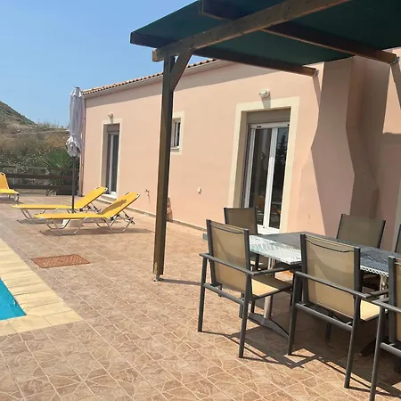 Villa Karavaki *